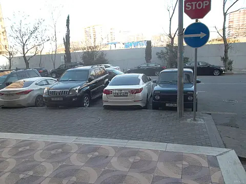 Satılır obyekt 105 m²