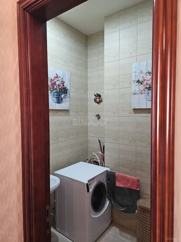 Satılır 7 otaqlı mənzil 373 m²