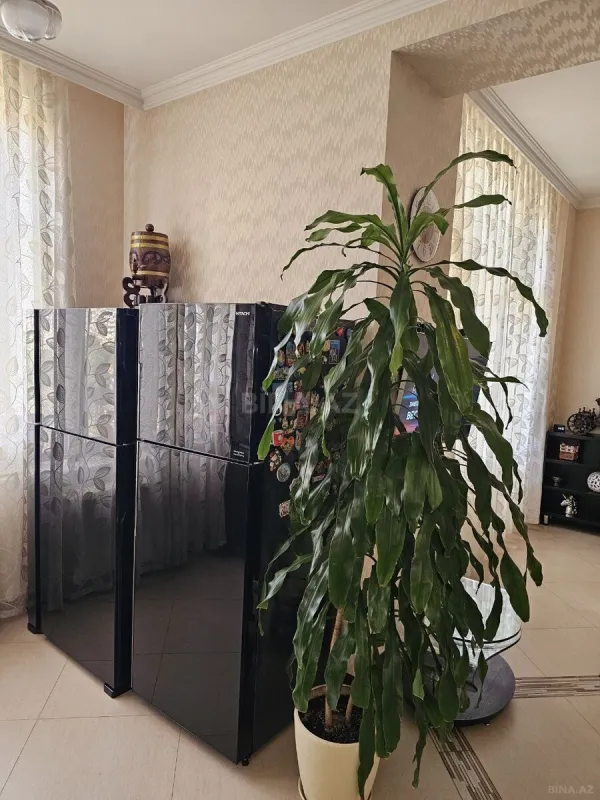 Satılır 7 otaqlı mənzil 373 m²