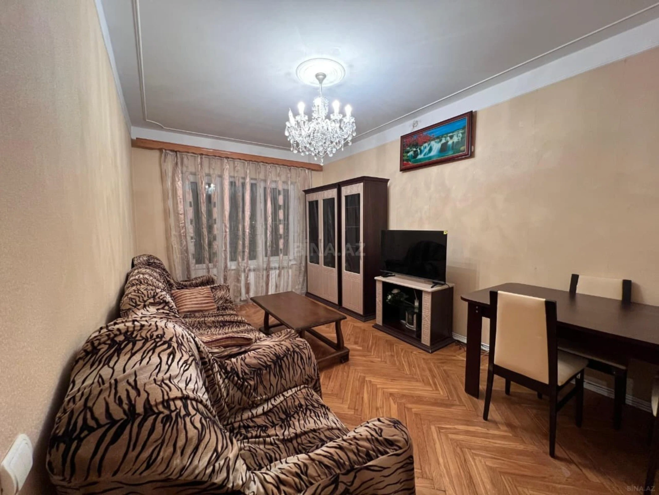 Kirayə verilir 2 otaqlı mənzil 60 m²