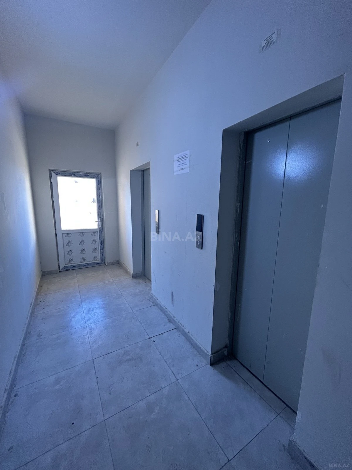 Satılır 2 otaqlı mənzil 56 m²