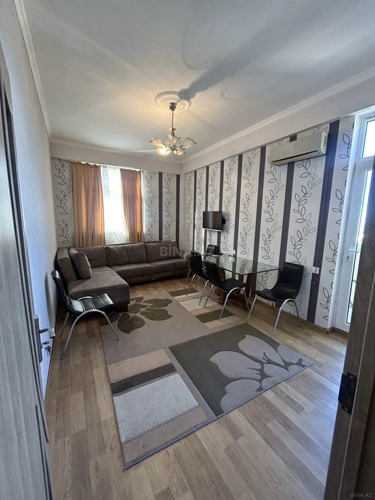 Satılır 2 otaqlı mənzil 56 m²