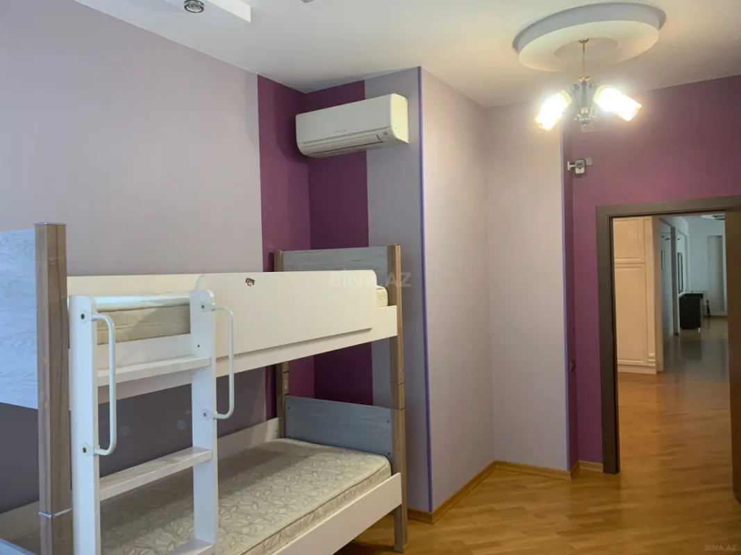 Kirayə verilir 3 otaqlı mənzil 160 m²