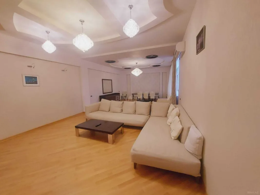 Kirayə verilir 3 otaqlı mənzil 160 m²