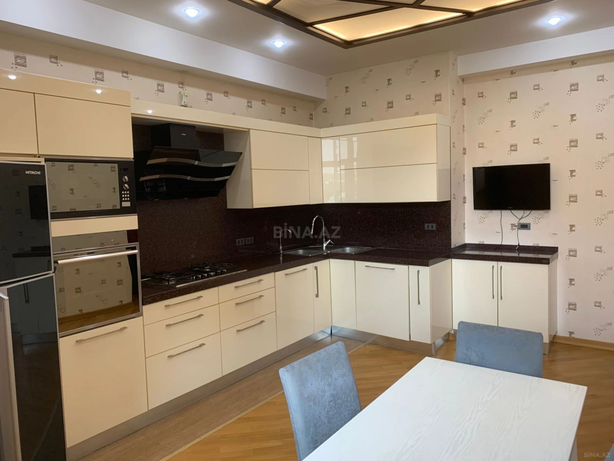 Kirayə verilir 3 otaqlı mənzil 160 m²