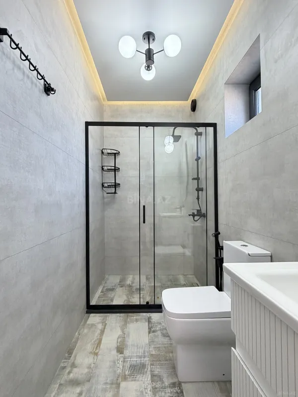 Satılır 5 otaqlı həyət evi 200 m²