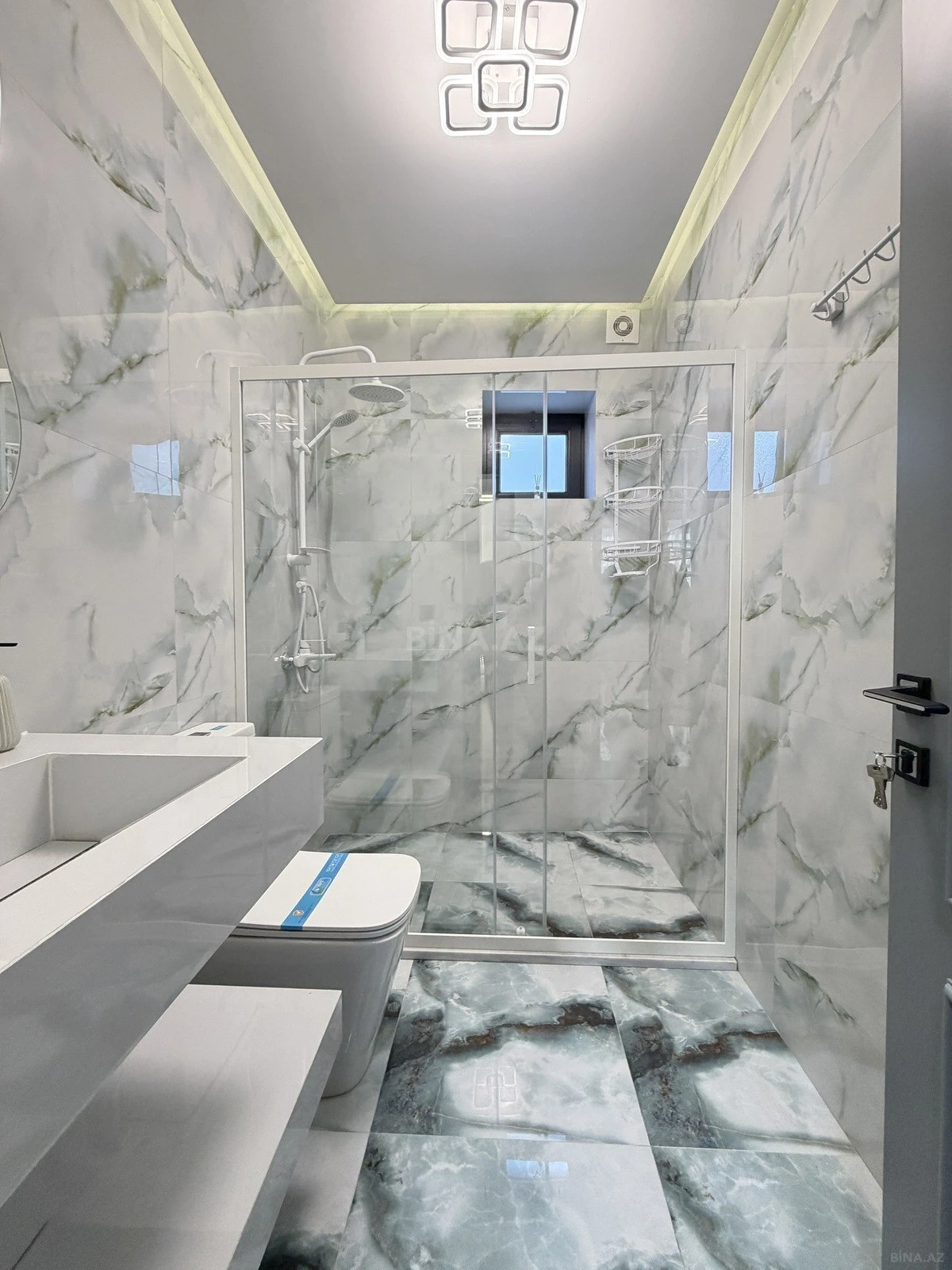 Satılır 5 otaqlı həyət evi 200 m²