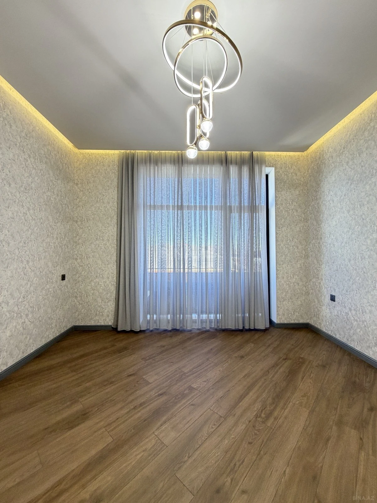 Satılır 5 otaqlı həyət evi 200 m²