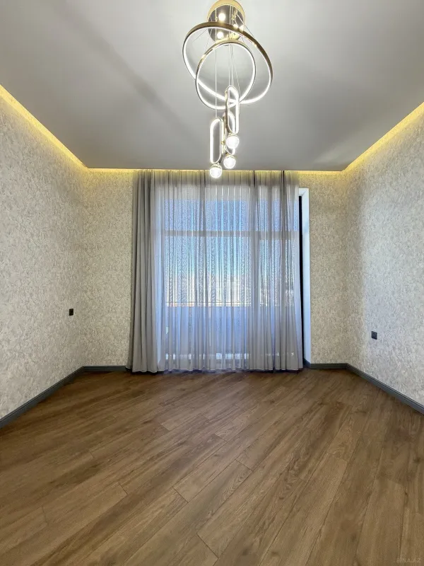 Satılır 5 otaqlı həyət evi 200 m²