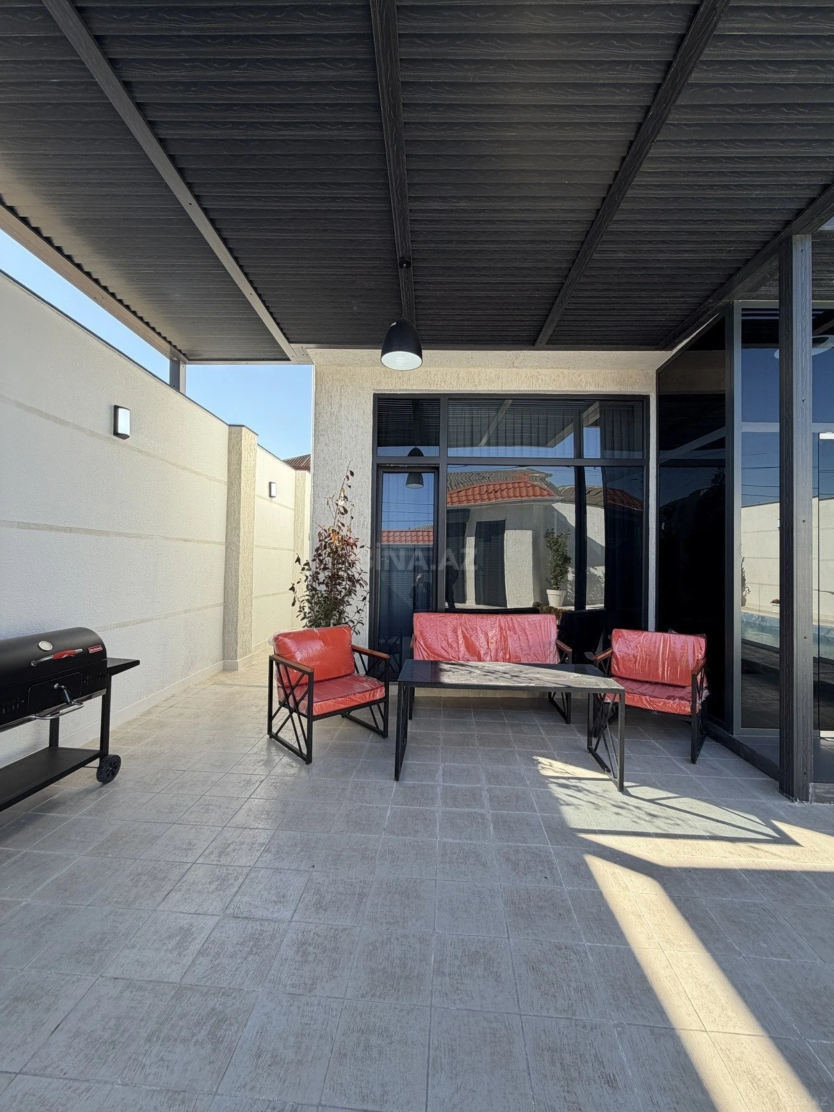 Satılır 5 otaqlı həyət evi 200 m²