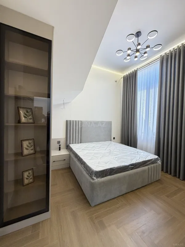 Satılır 5 otaqlı həyət evi 200 m²