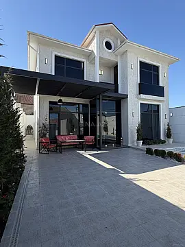 Satılır 5 otaqlı həyət evi 200 m²