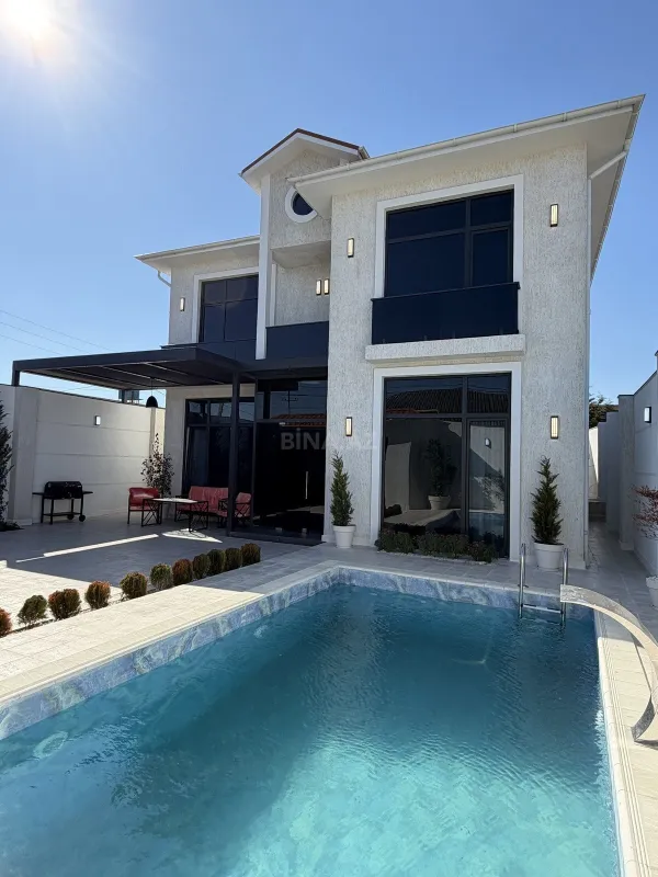 Satılır 5 otaqlı həyət evi 200 m²