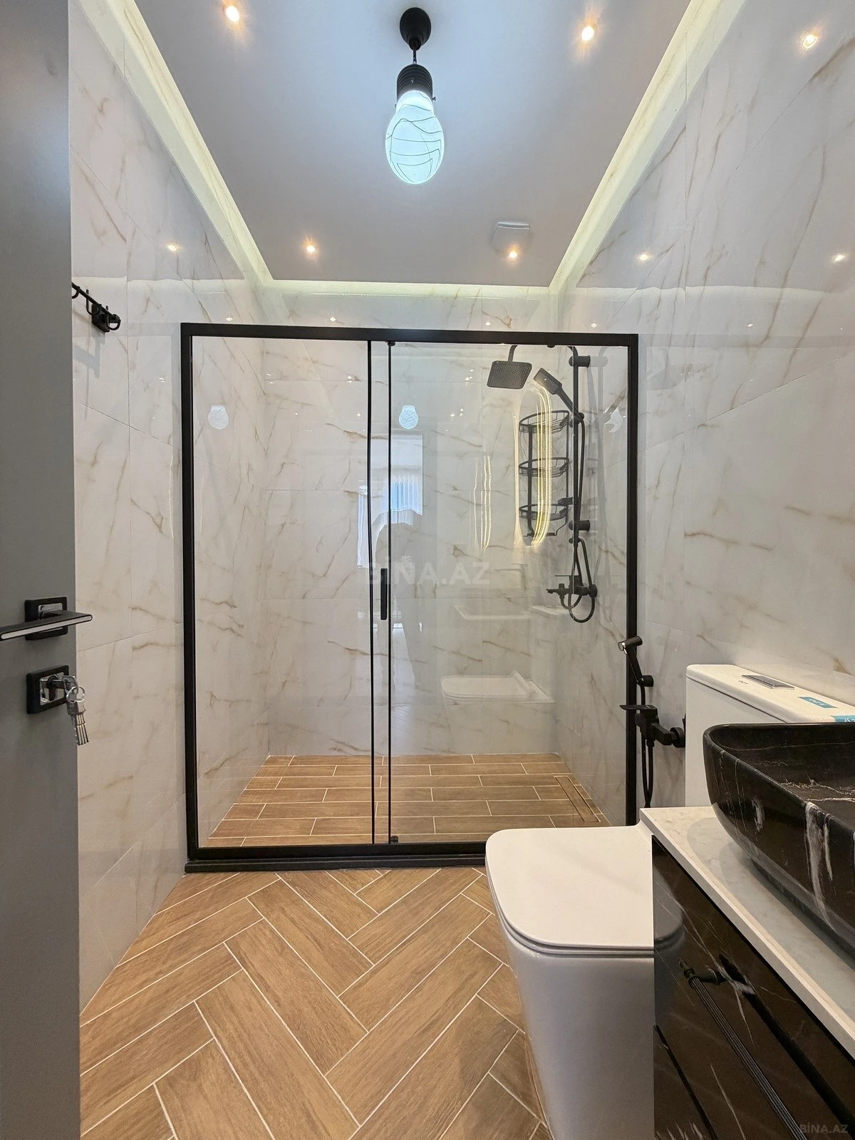 Satılır 5 otaqlı həyət evi 200 m²