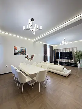 Satılır 5 otaqlı həyət evi 200 m²