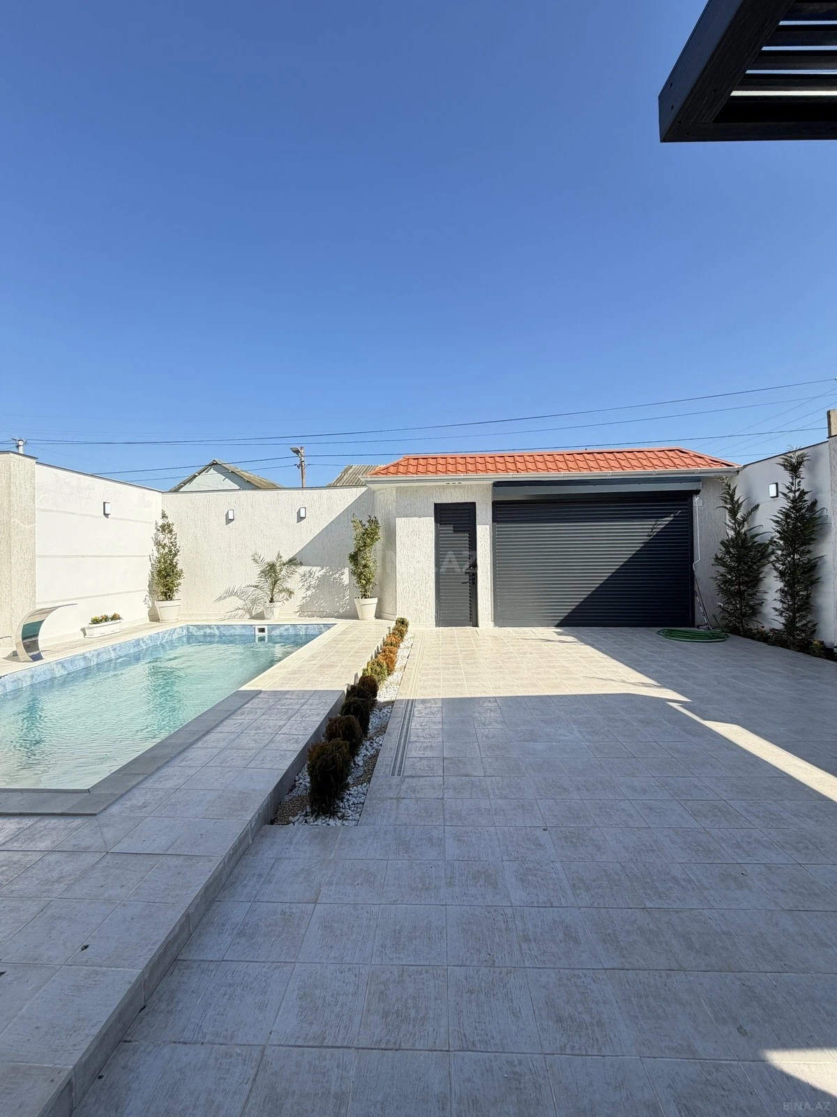 Satılır 5 otaqlı həyət evi 200 m²