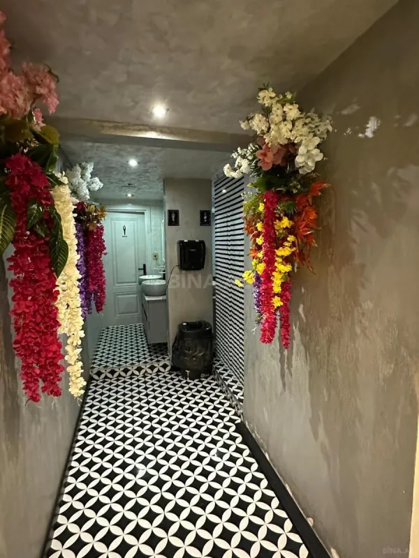 Satılır obyekt 390 m²