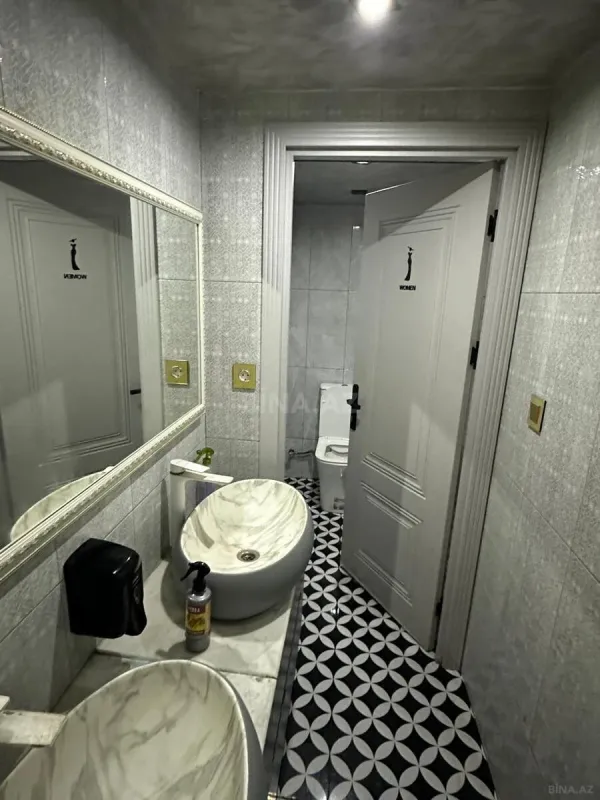 Satılır obyekt 390 m²