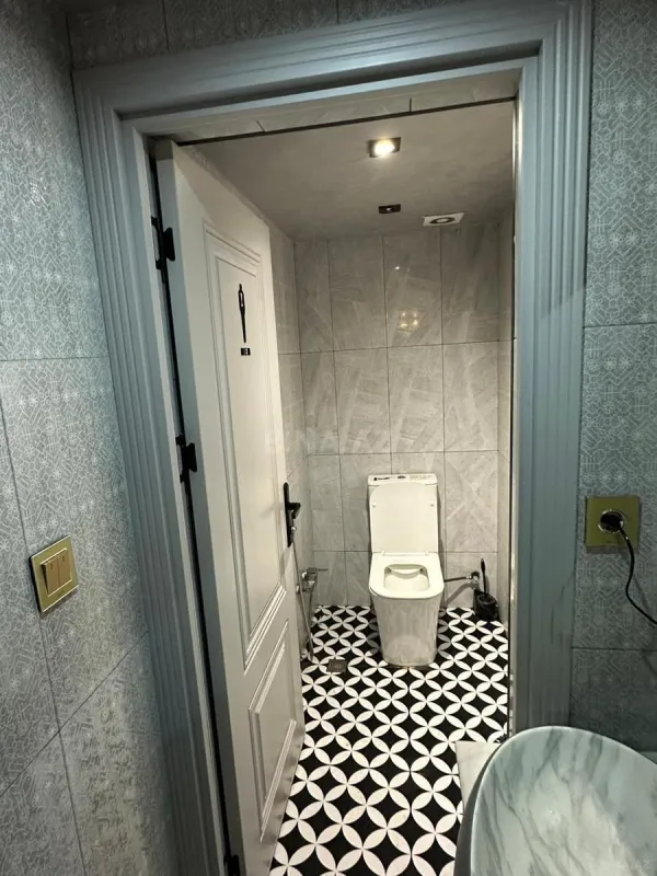 Satılır obyekt 390 m²