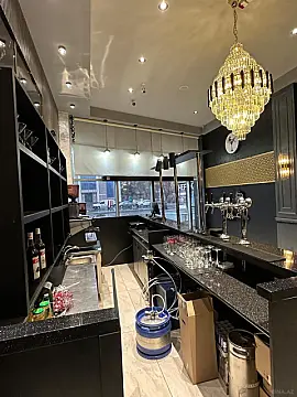 Satılır obyekt 390 m²