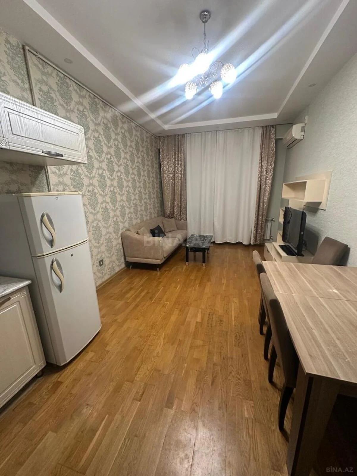 Kirayə verilir 2 otaqlı mənzil 55 m²