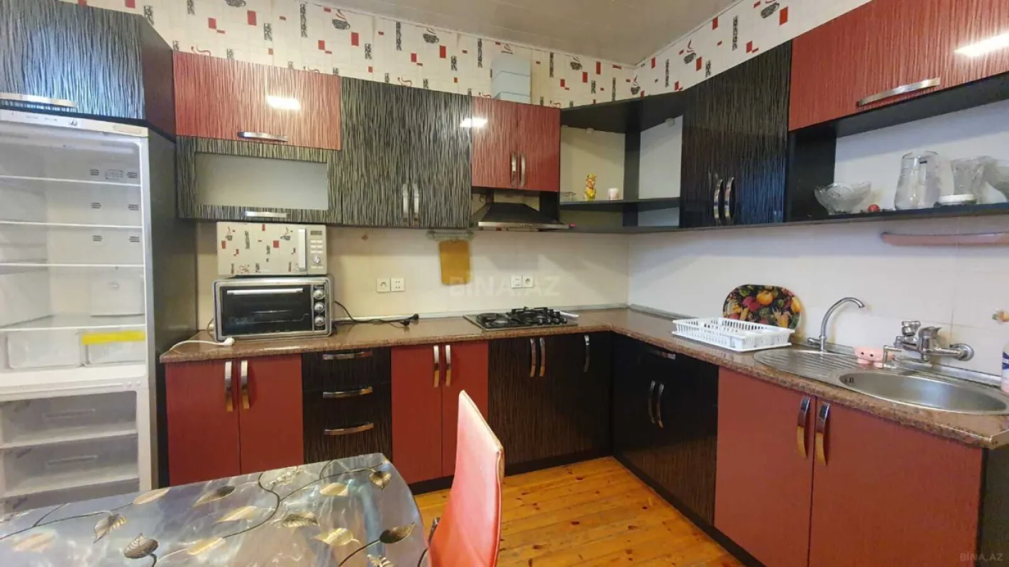 Kirayə verilir 6 otaqlı həyət evi 150 m²