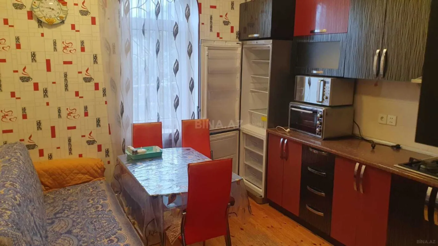 Kirayə verilir 6 otaqlı həyət evi 150 m²