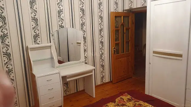 Kirayə verilir 6 otaqlı həyət evi 150 m²