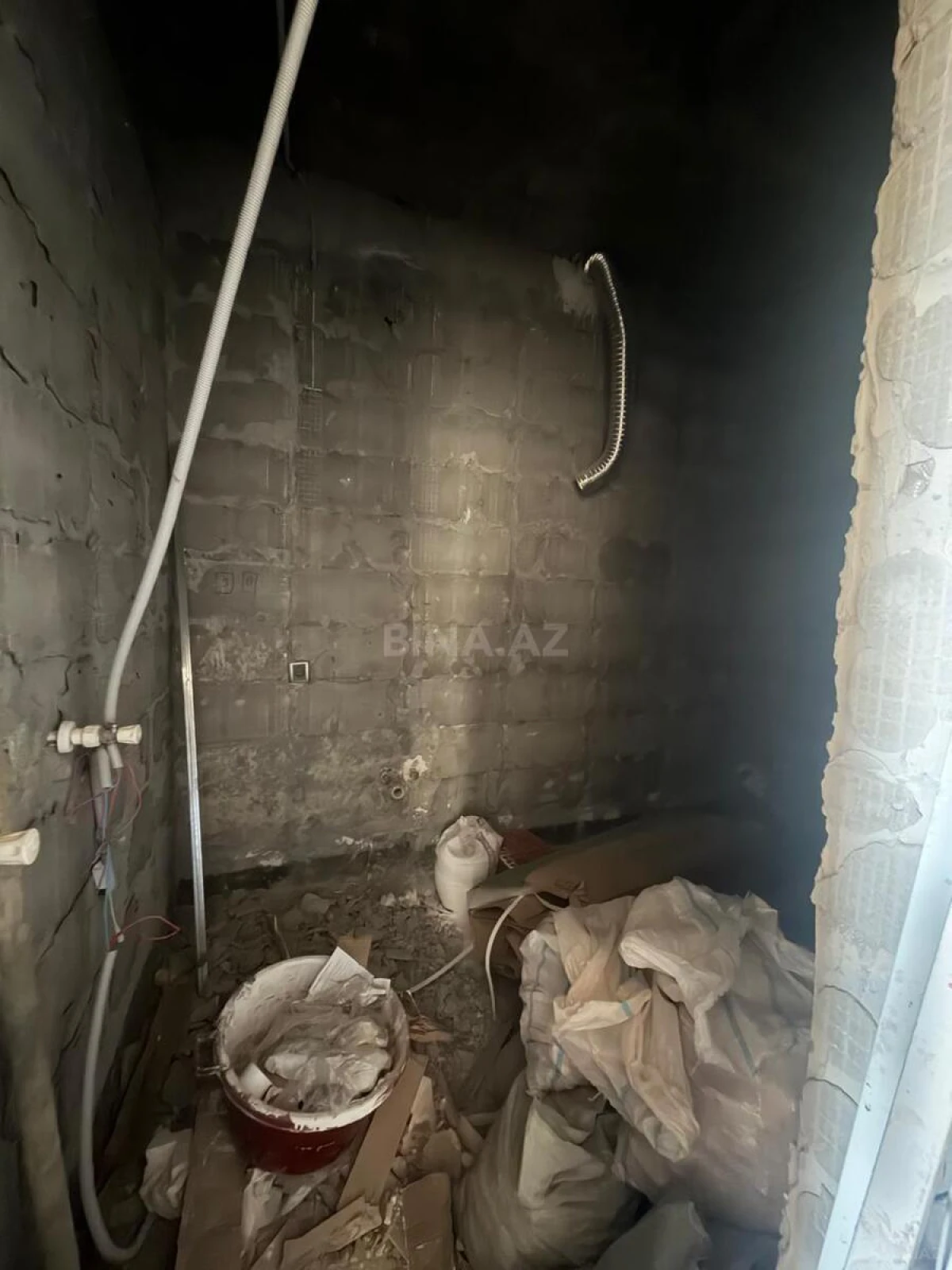 Satılır 3 otaqlı mənzil 103 m²