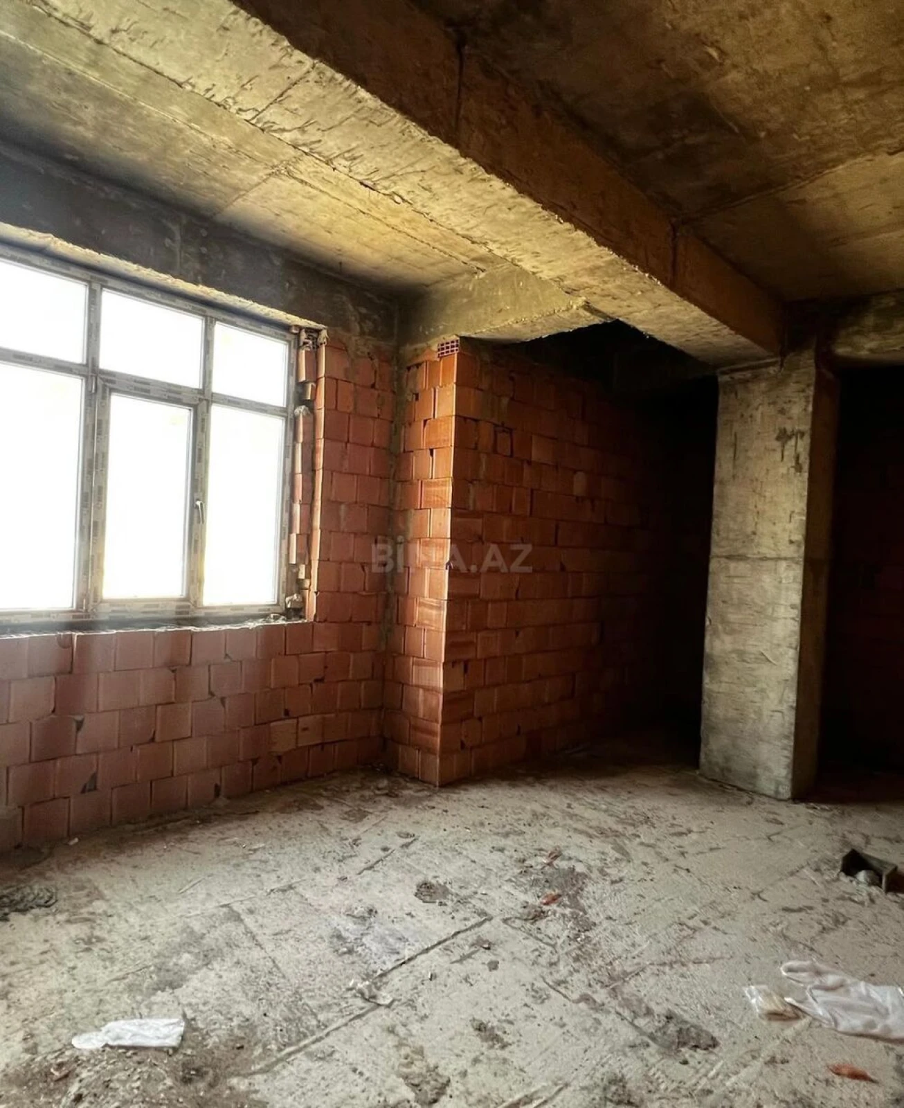 Satılır 2 otaqlı mənzil 92 m²