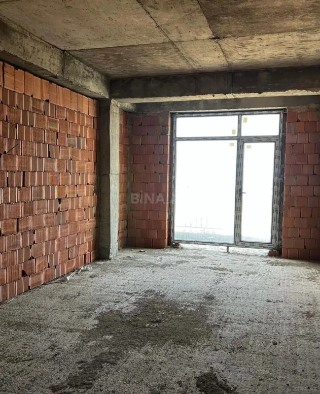 Satılır 2 otaqlı mənzil 92 m²