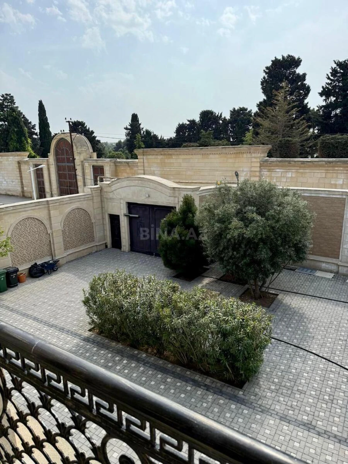 Satılır 7 otaqlı həyət evi 390.7 m²