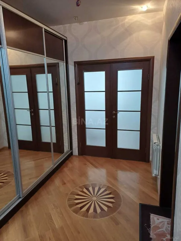 Satılır 3 otaqlı mənzil 117 m²