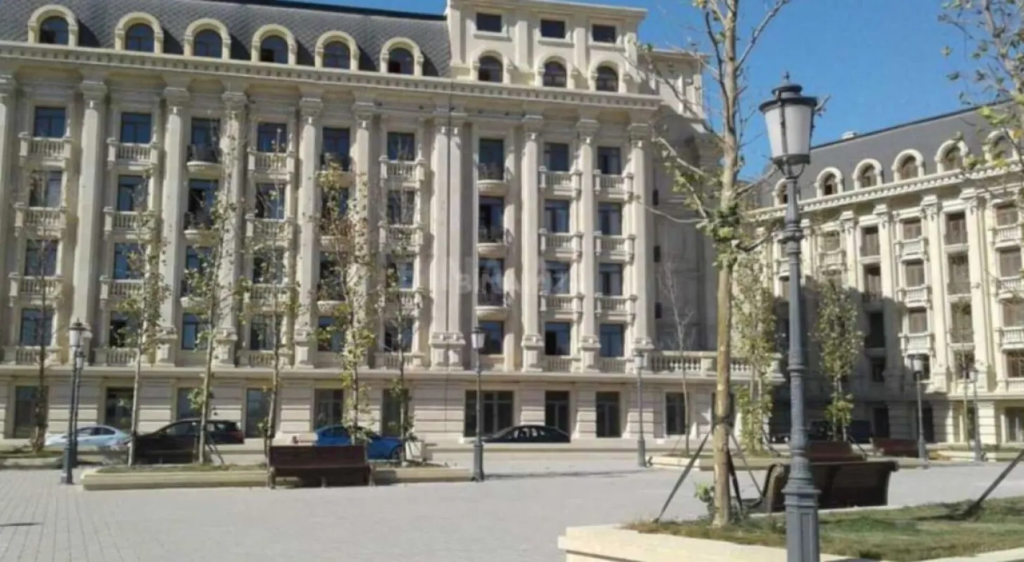 Satılır 3 otaqlı mənzil 117 m²