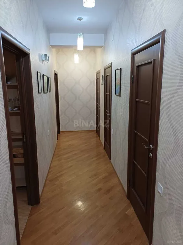 Satılır 3 otaqlı mənzil 117 m²
