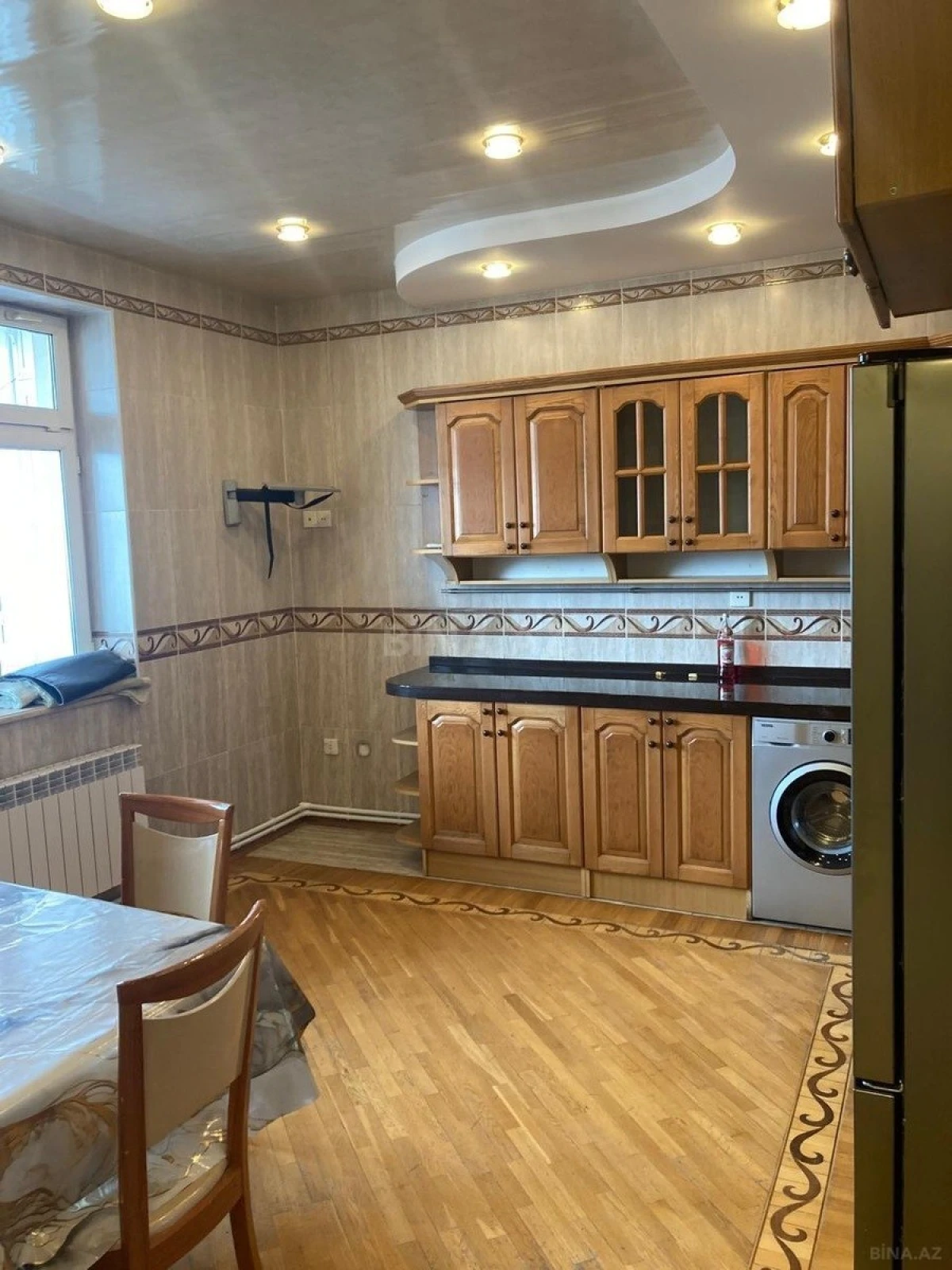 Kirayə verilir 3 otaqlı mənzil 130 m²