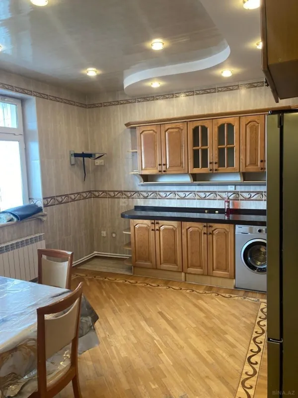 Kirayə verilir 3 otaqlı mənzil 130 m²