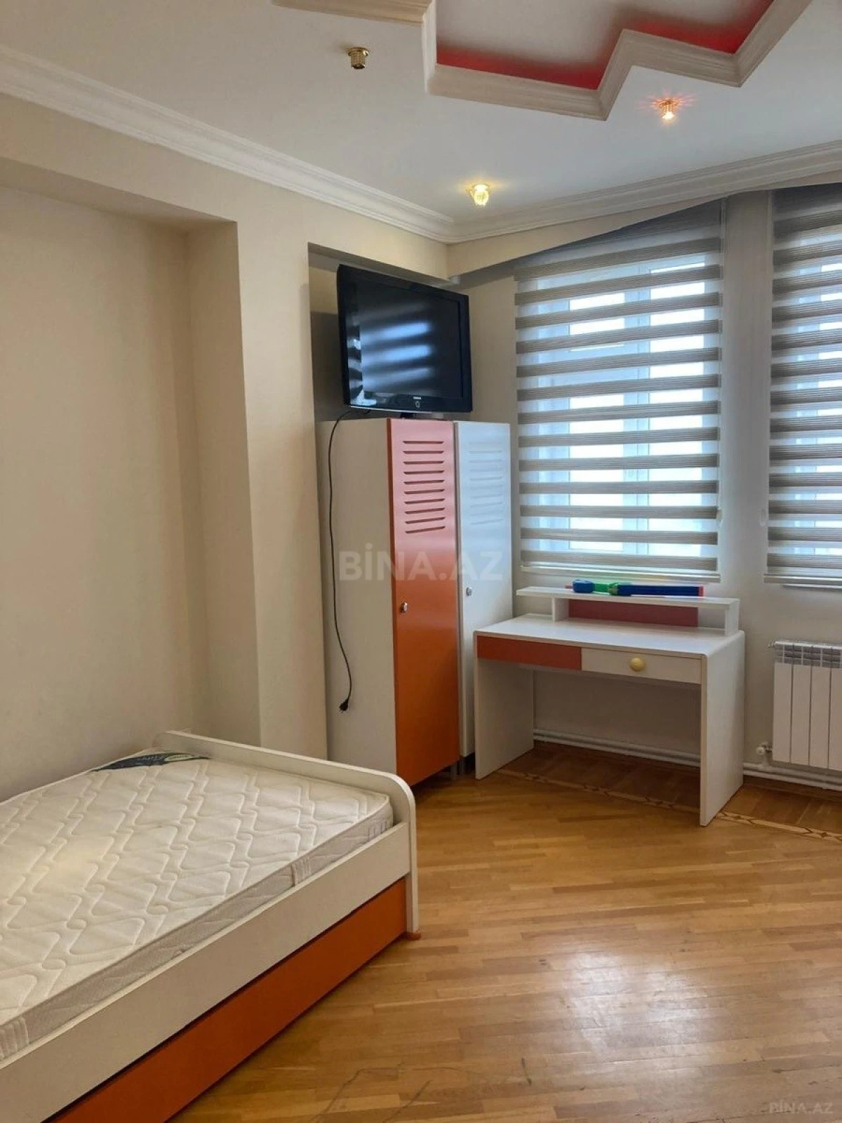 Kirayə verilir 3 otaqlı mənzil 130 m²