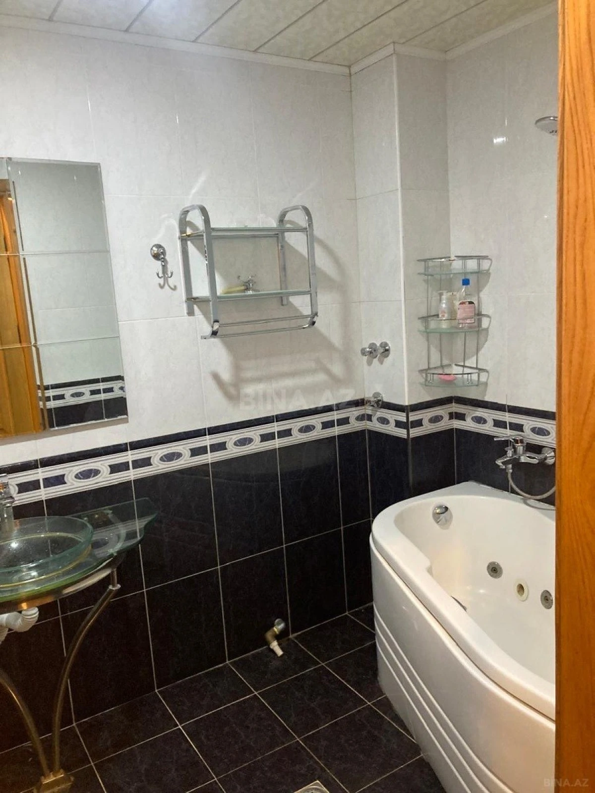 Kirayə verilir 3 otaqlı mənzil 130 m²