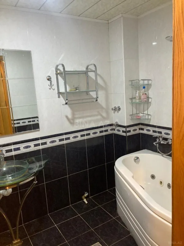 Kirayə verilir 3 otaqlı mənzil 130 m²