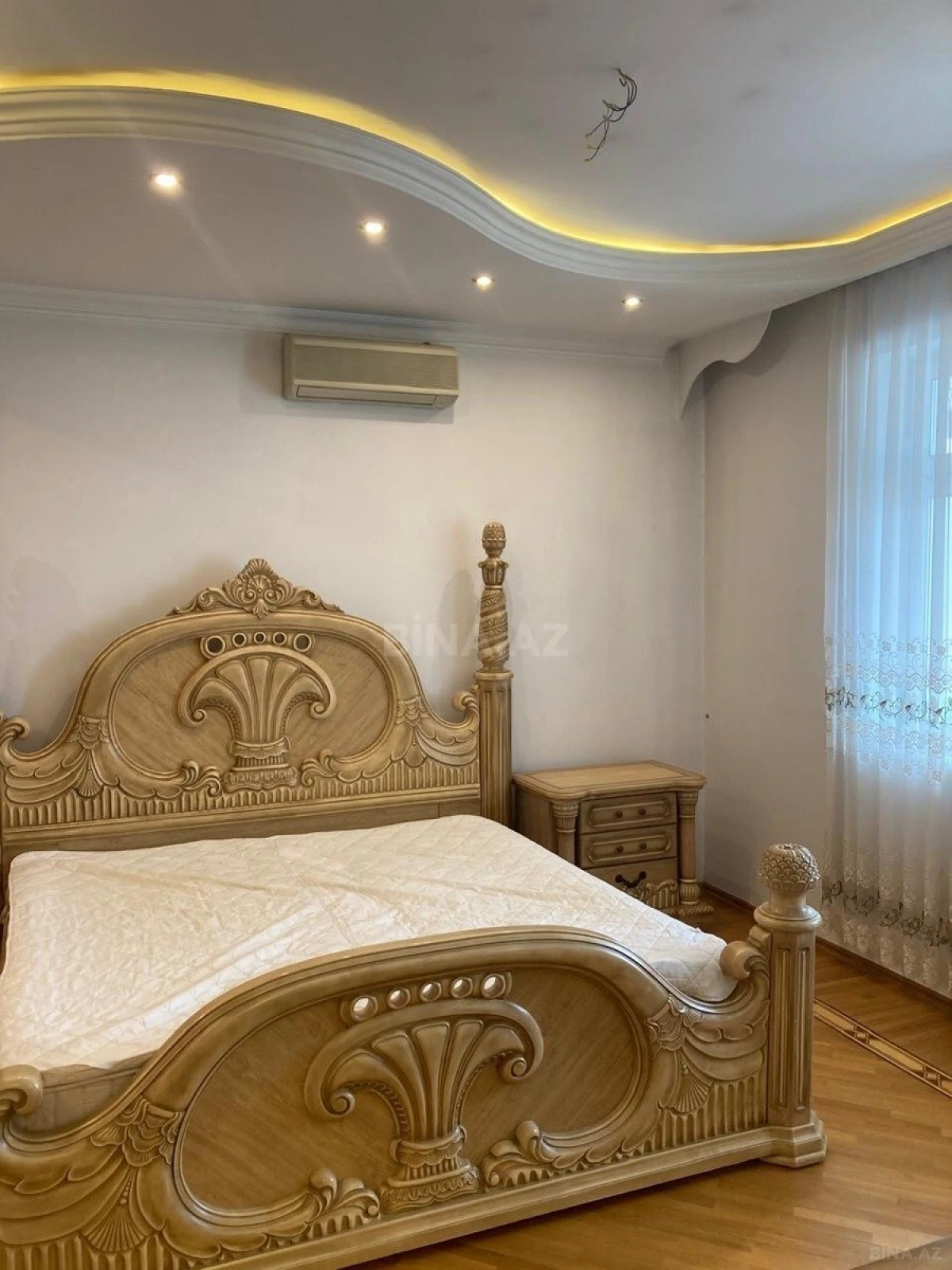 Kirayə verilir 3 otaqlı mənzil 130 m²