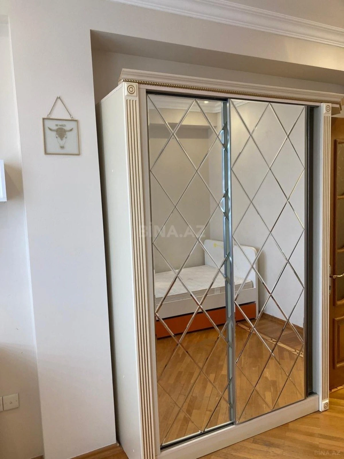 Kirayə verilir 3 otaqlı mənzil 130 m²