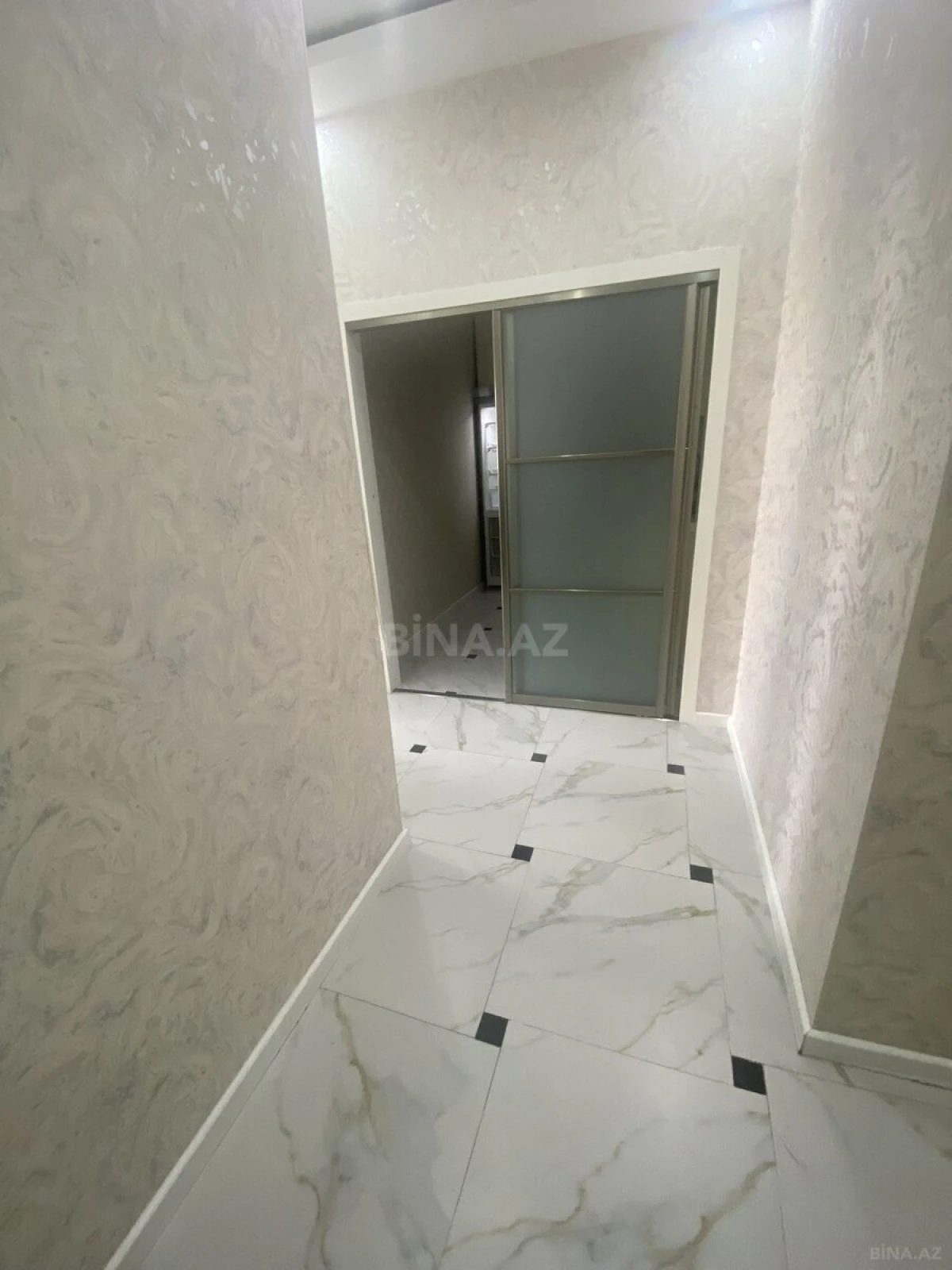Kirayə verilir 2 otaqlı mənzil 75 m²