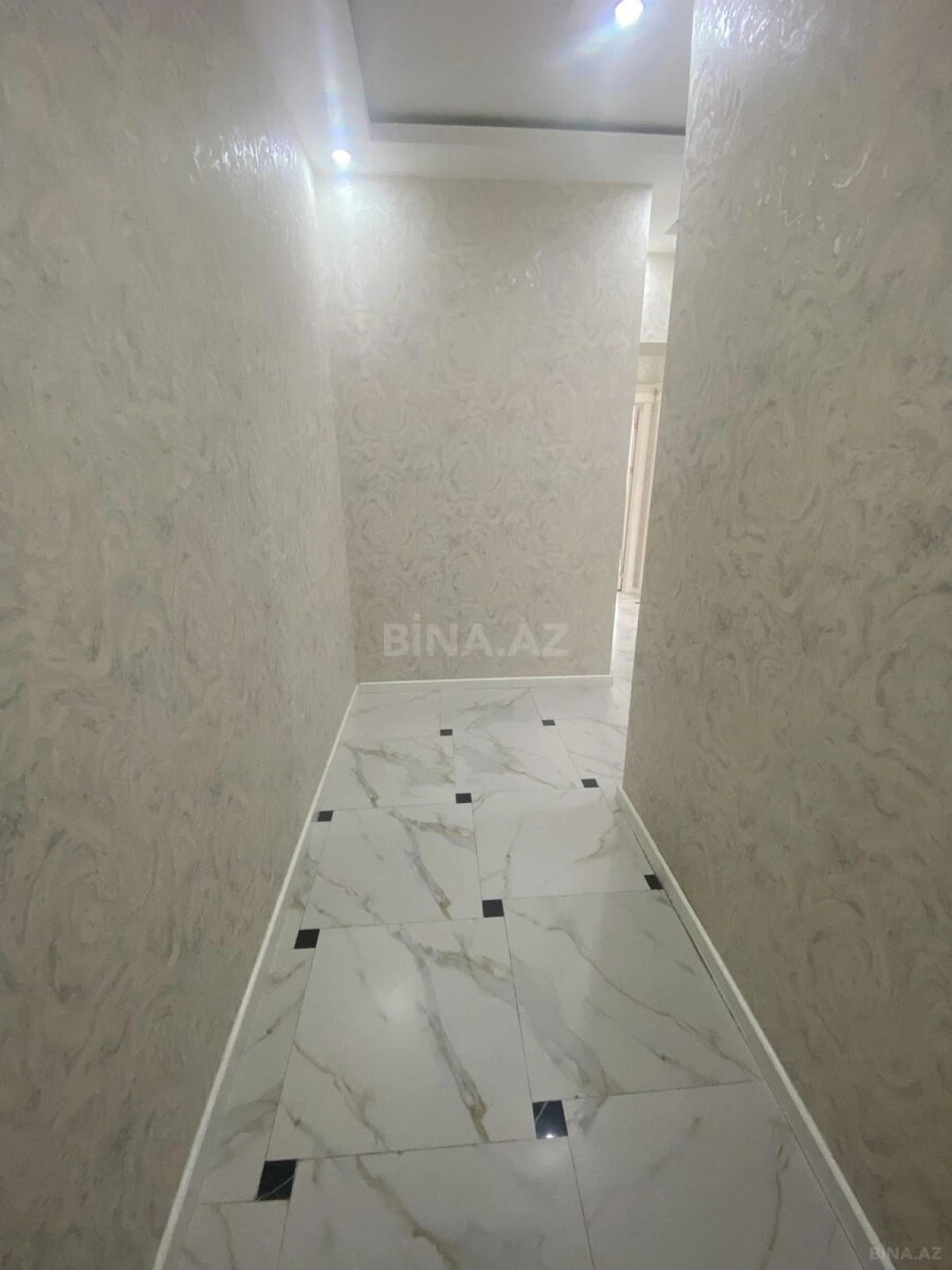 Kirayə verilir 2 otaqlı mənzil 75 m²