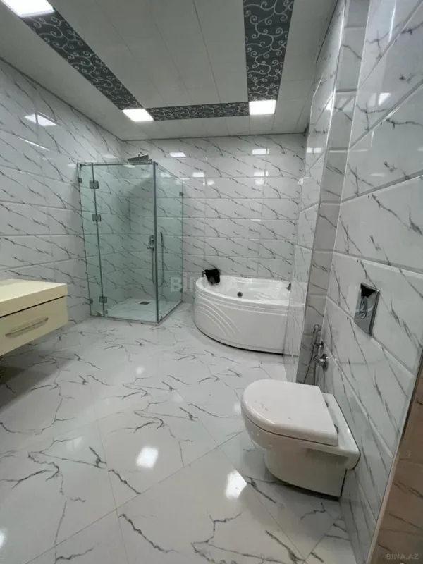 Satılır 3 otaqlı mənzil 141 m²