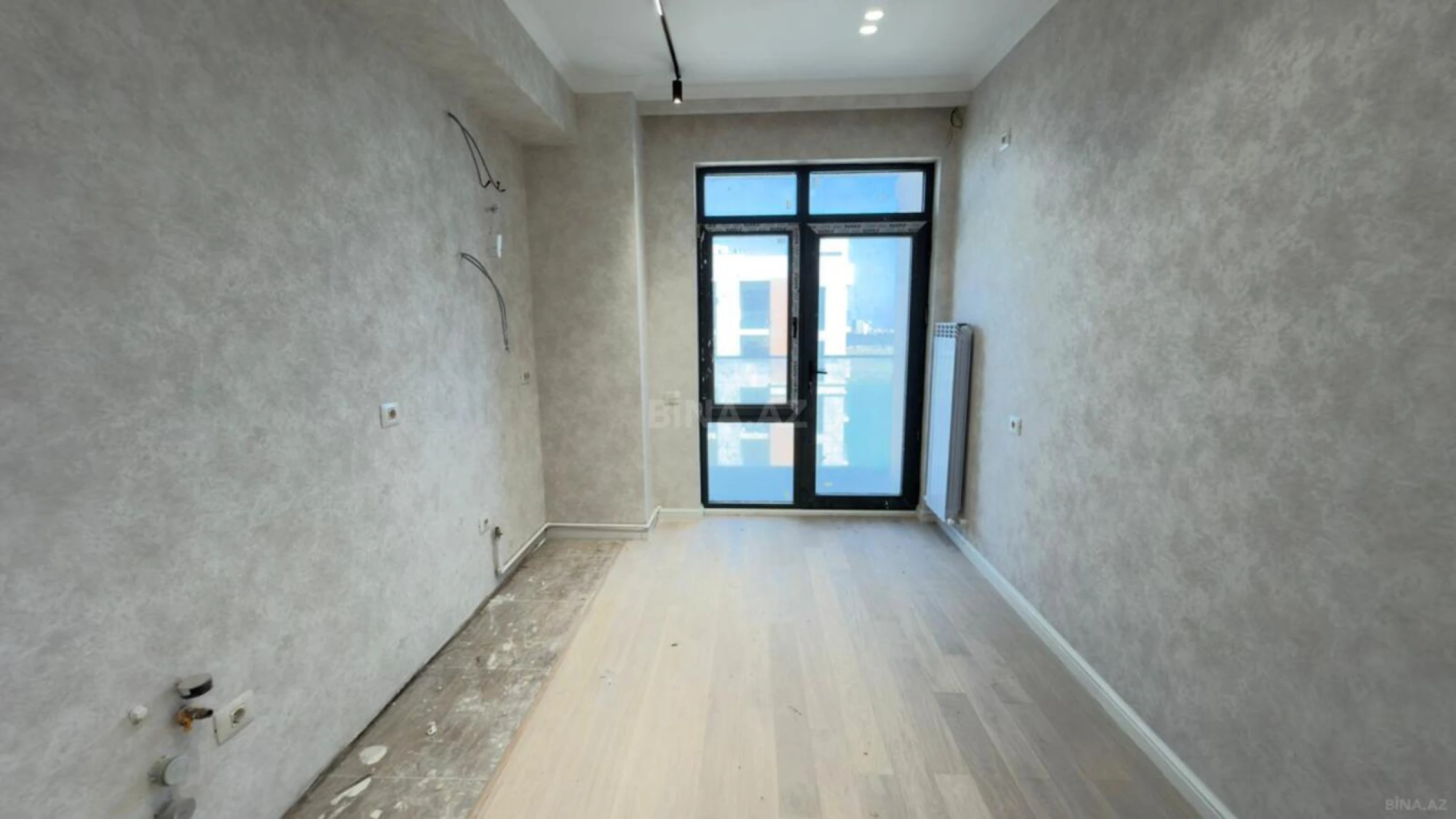 Satılır 4 otaqlı mənzil 104 m²