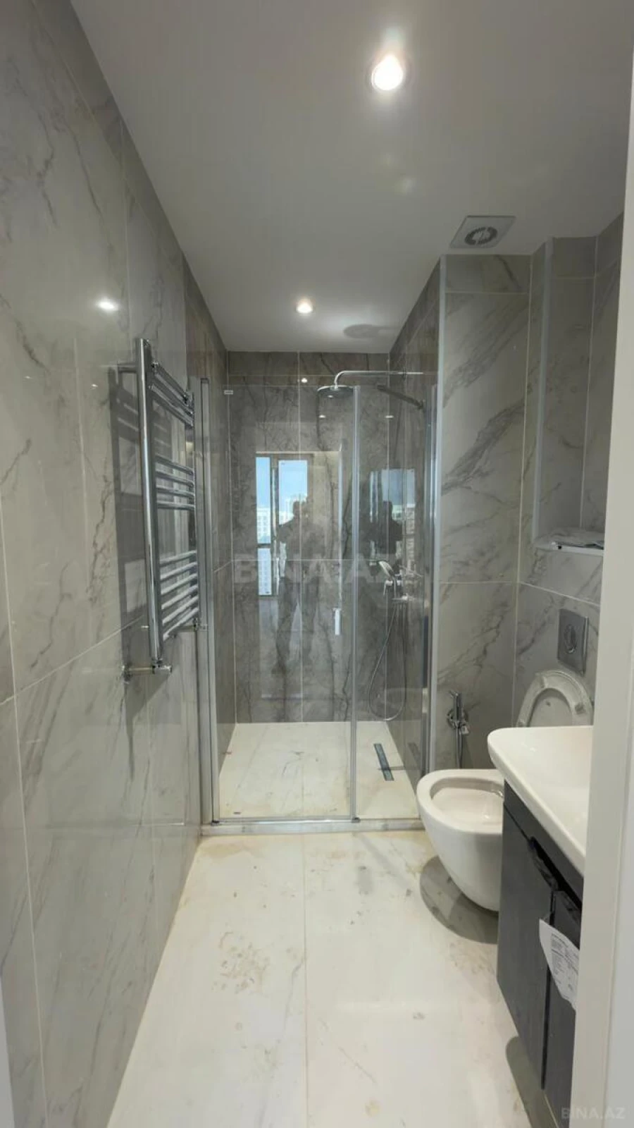 Satılır 4 otaqlı mənzil 104 m²