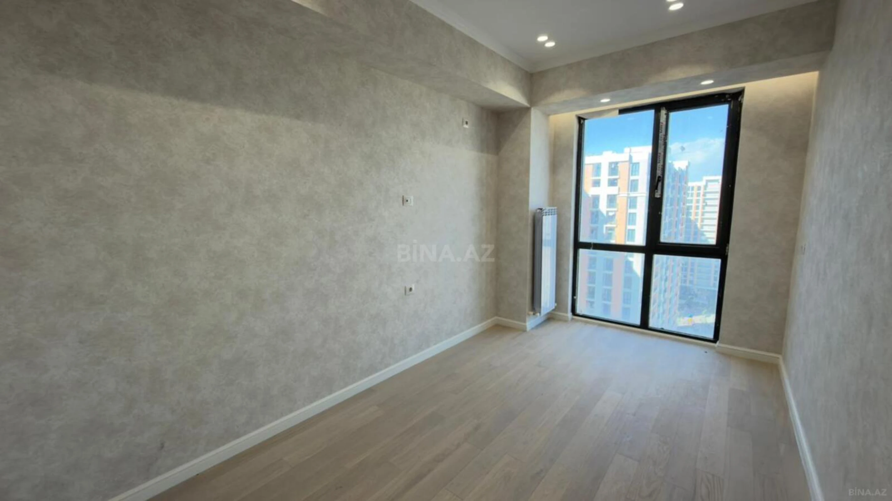 Satılır 4 otaqlı mənzil 104 m²