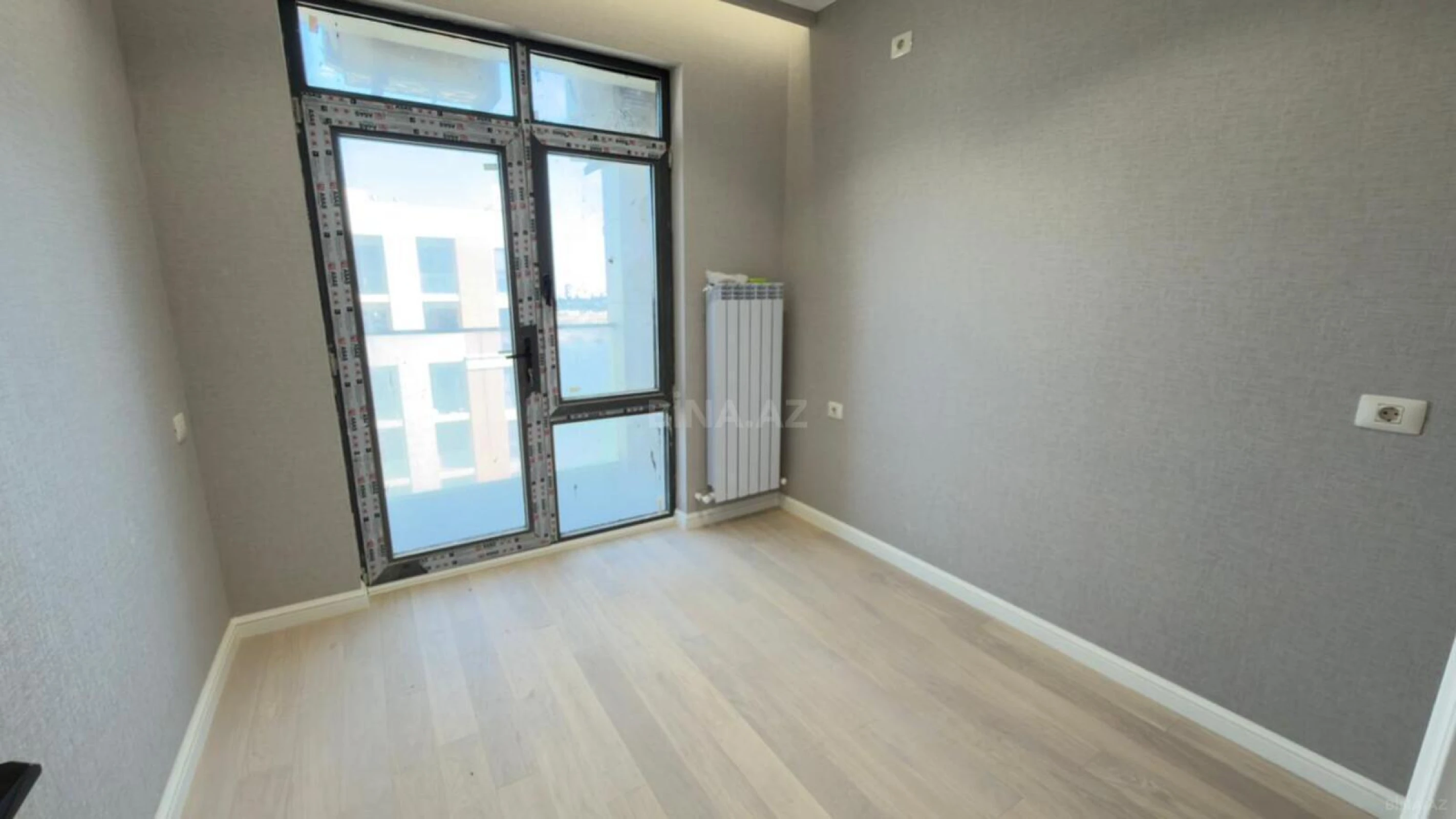 Satılır 4 otaqlı mənzil 104 m²