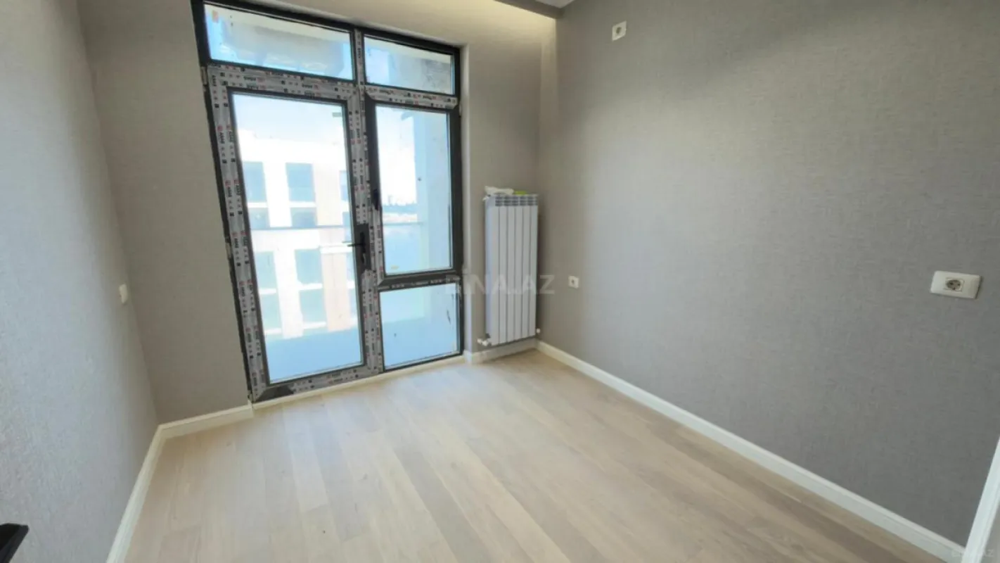 Satılır 4 otaqlı mənzil 104 m²